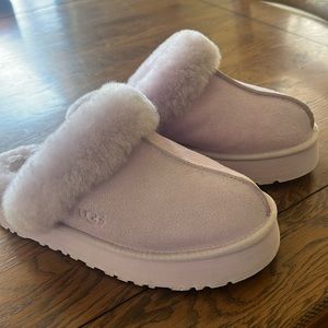 UGG platform slippers/shoes